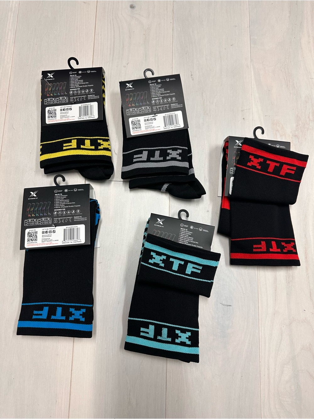 Women’s Extreme Fit Compression Socks 5 pairs!! - Picture 2 of 3
